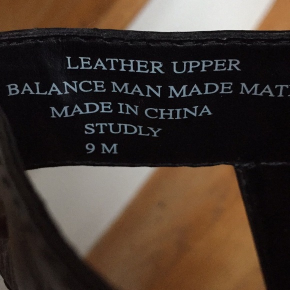 Kristin Davis VGUC triangle block heel style/studs - Picture 8 of 8